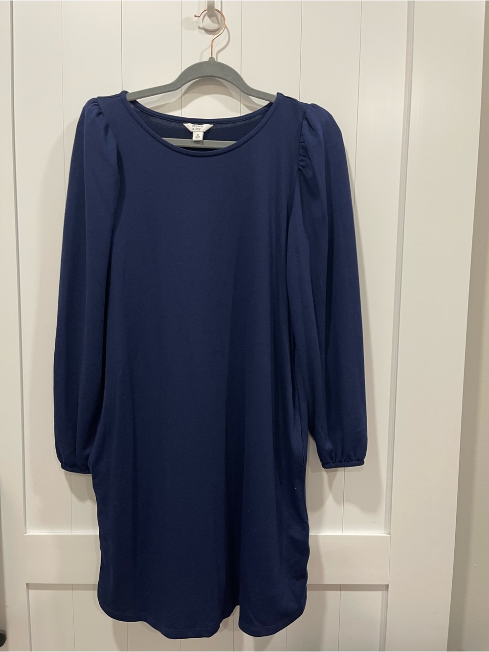 crown & ivy Navy Long-Sleeve Shift Dress medium